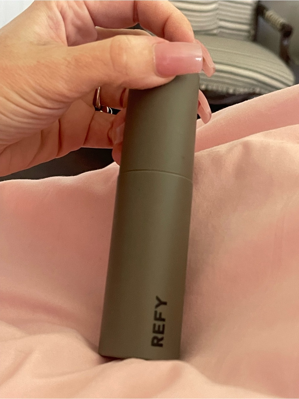 REFY Setting Powder Stick in Olive Green